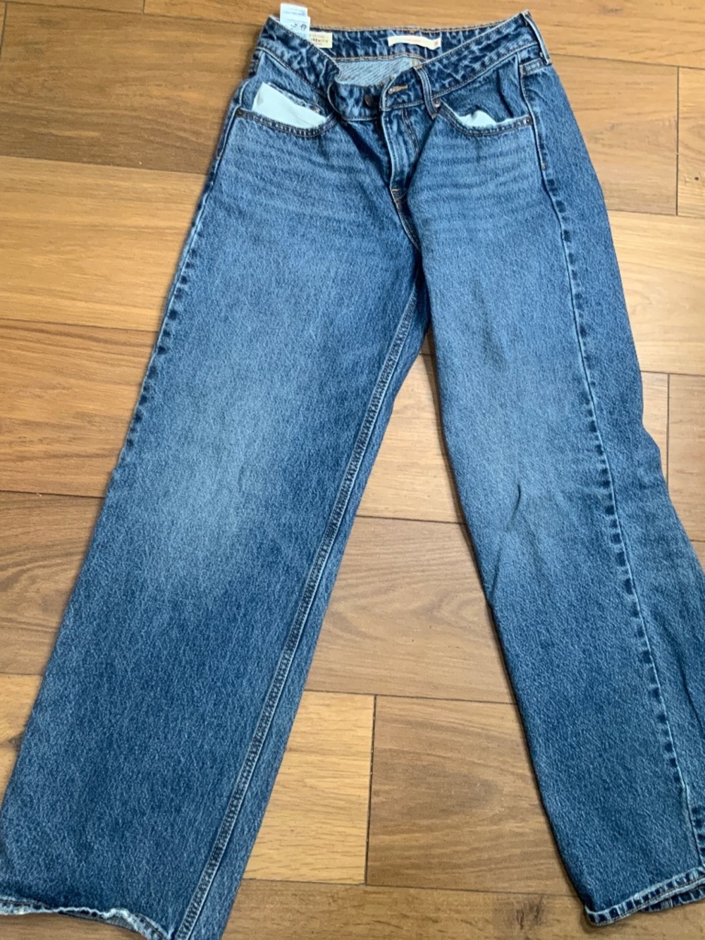 Levi’s Low Loose Women’s Denim Jeans Size W26 and L30